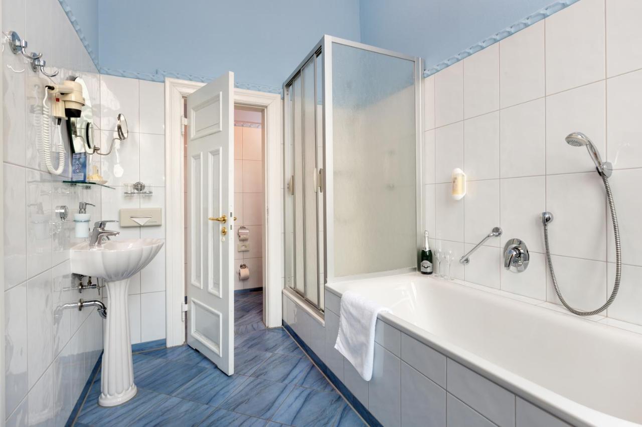 Schlosshotel Hotel Ralswiek