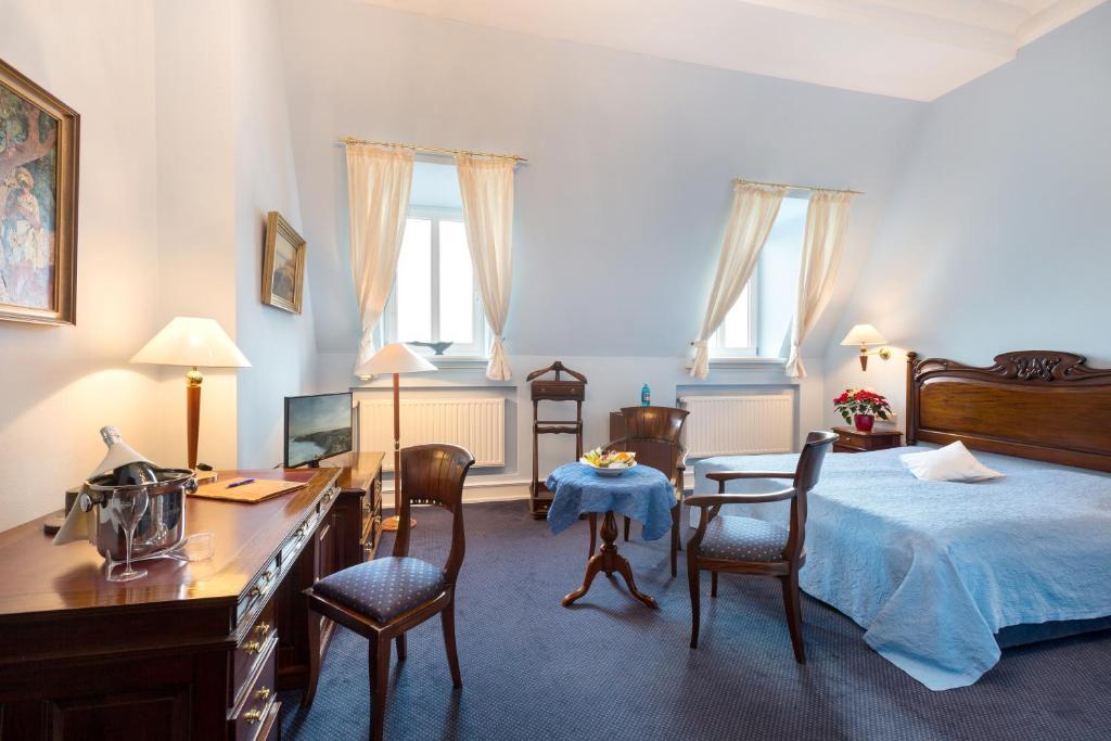 Schlosshotel Hotel 4*
