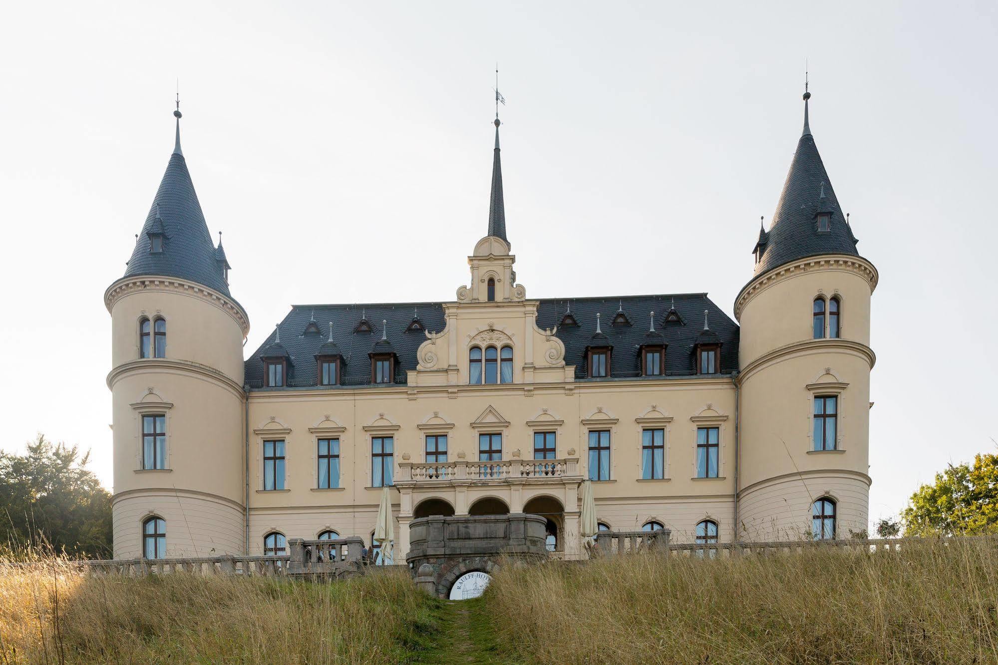 Schlosshotel 4*